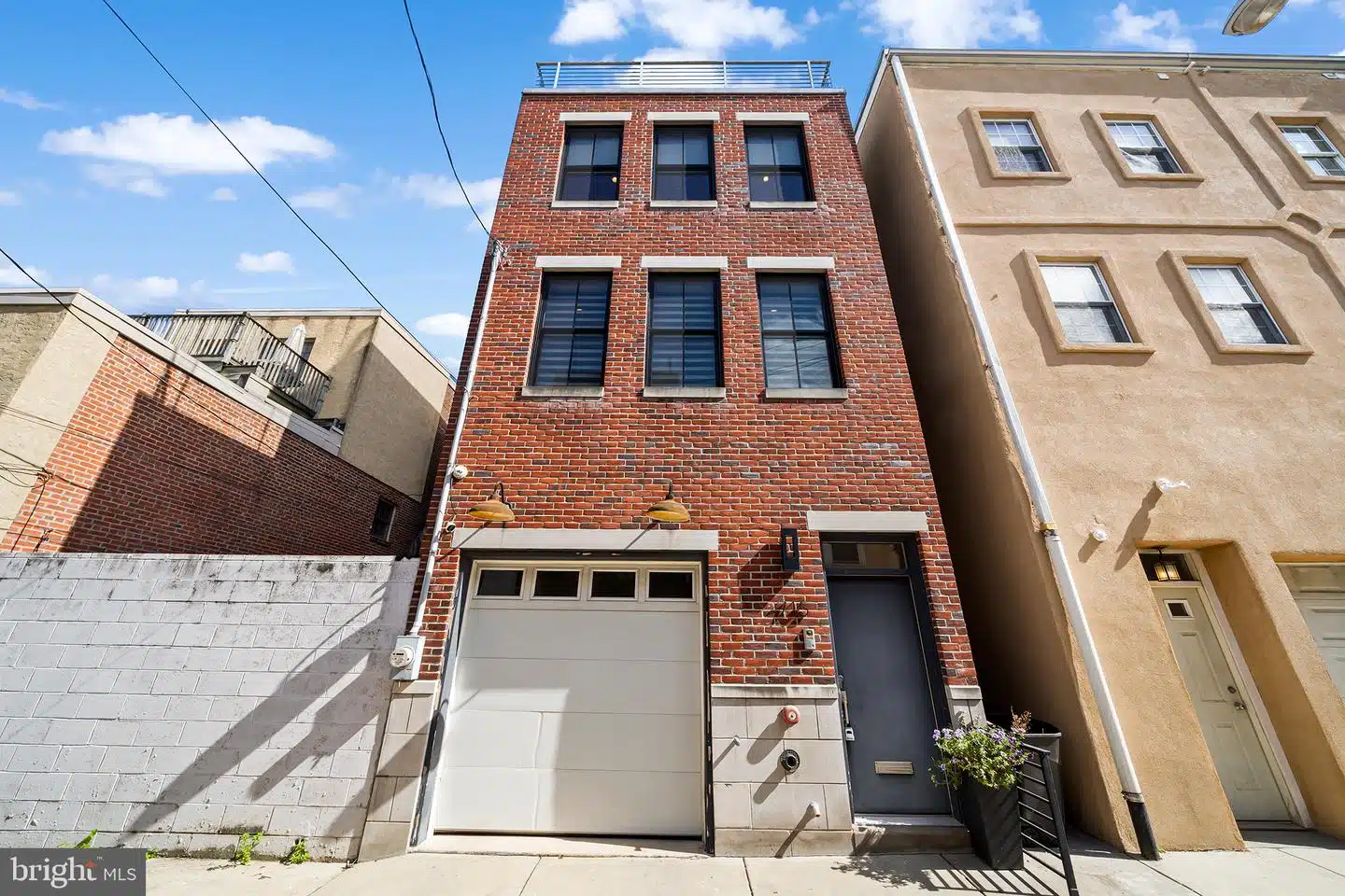 House of the Week: Fine Townhouse with Amazing Views of Center City in Hawthorne