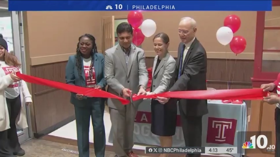 The ribbon cutting event for the new Temple Health hub.