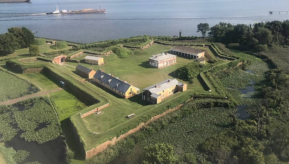 Fort Mifflin as seen from the approach to runway 27R at Philadelphia International Airport.