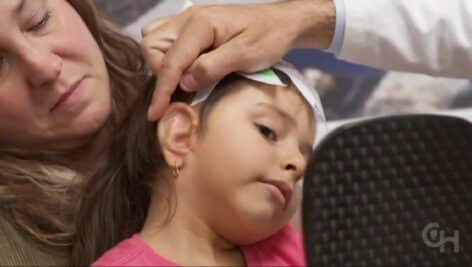 Lilliana Parrales with her mother and doctor.