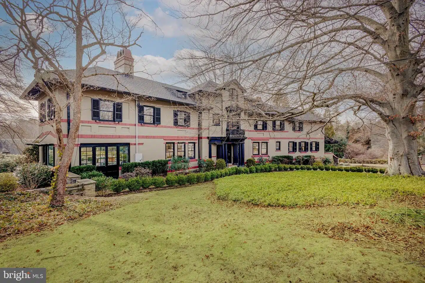House of the Week: Gorgeous Craftsman in Chestnut Hill