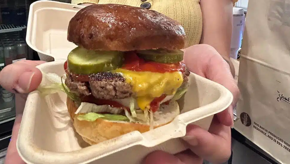 New Jersey-based Restaurant Opens in Logan Square, and Has the Rules For Making ‘the Perfect Burger’