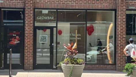 New Glowbar location in Rittenhouse Square.