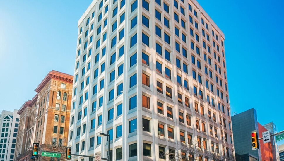 400 Market building exterior in Center City.