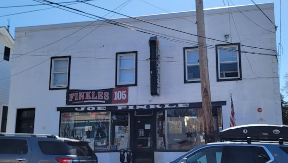 Exterior of the recently-closed Finkles.