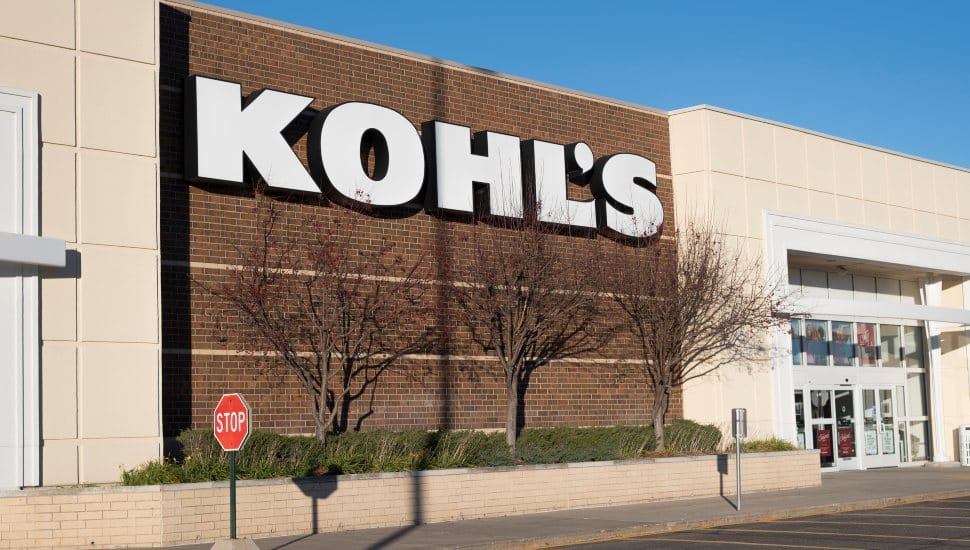Kohl's store outside.