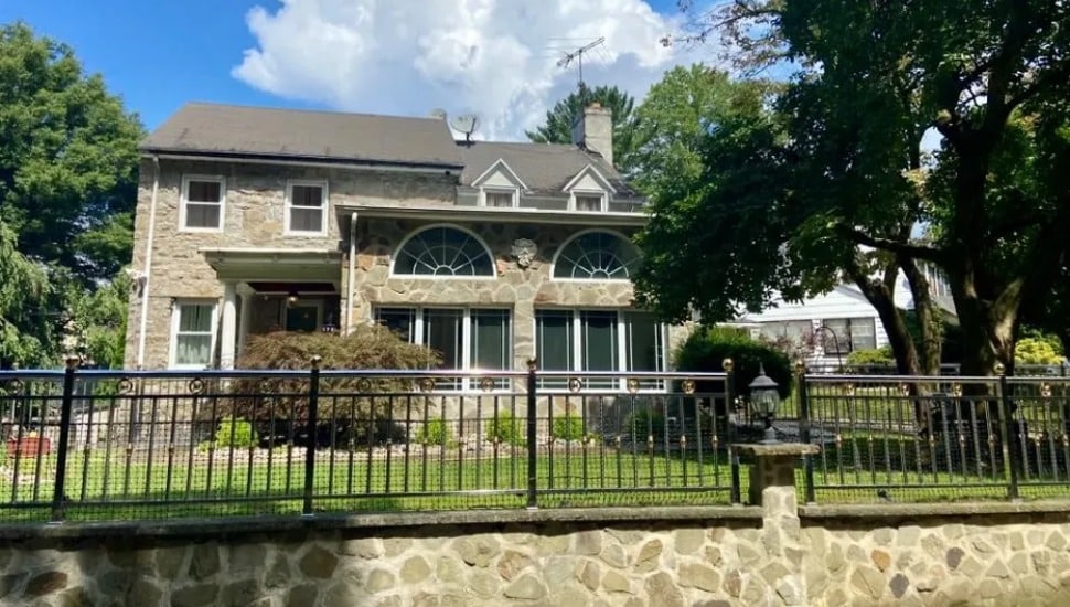 House of the Week: Attractive Palatial in Greenhill Farms