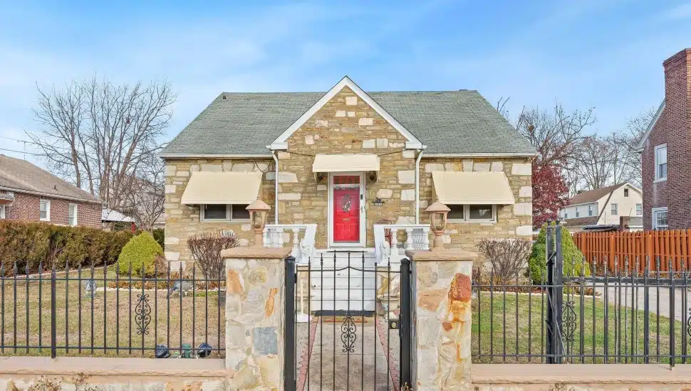 1229 Tyson Ave exterior.