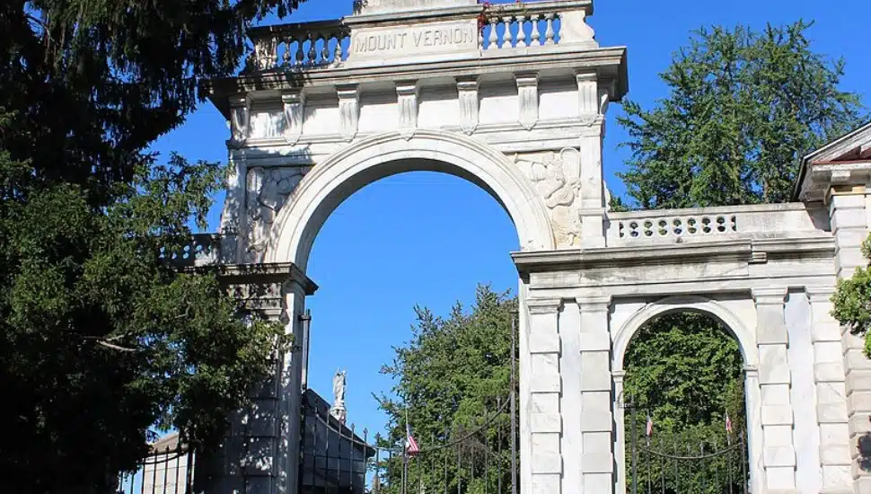 Mount Vernon Cemetery gatehouse.