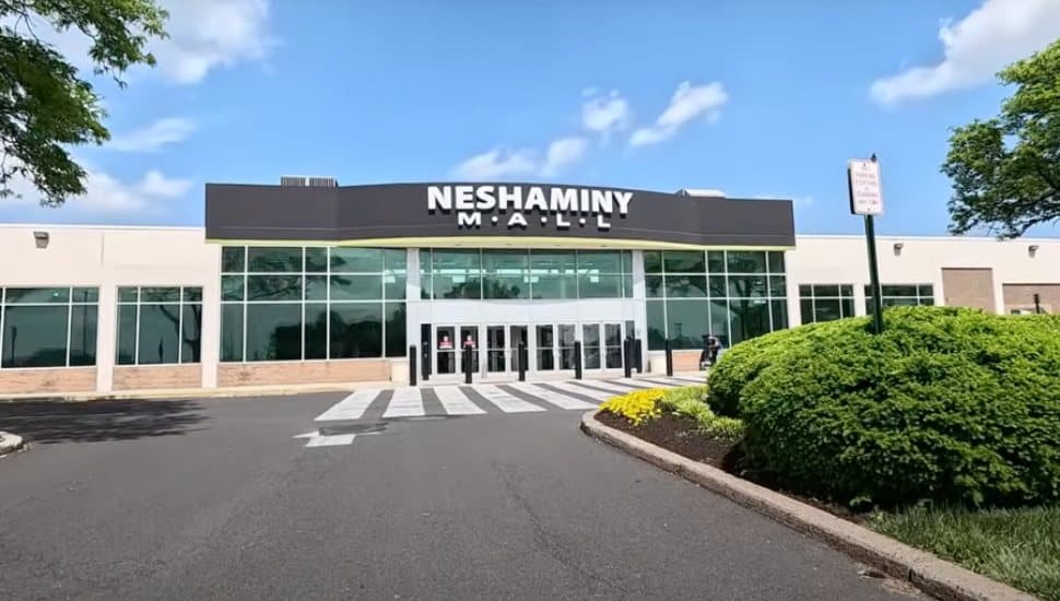 The front entrance to the Neshaminy Mall.