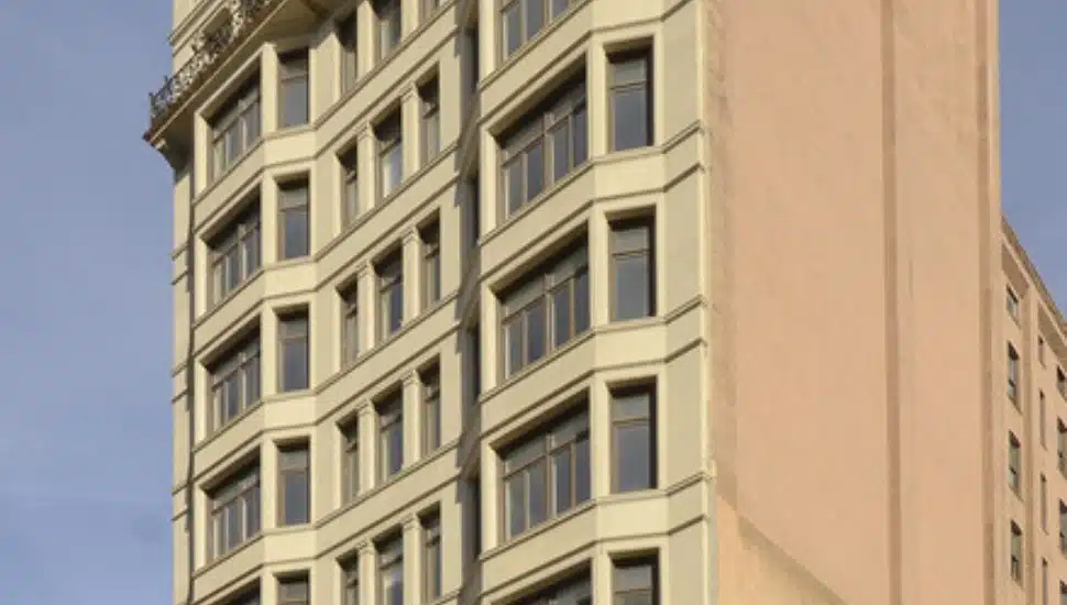 Exterior of Rittenhouse Square hotel that will become student housing for Moore College students.