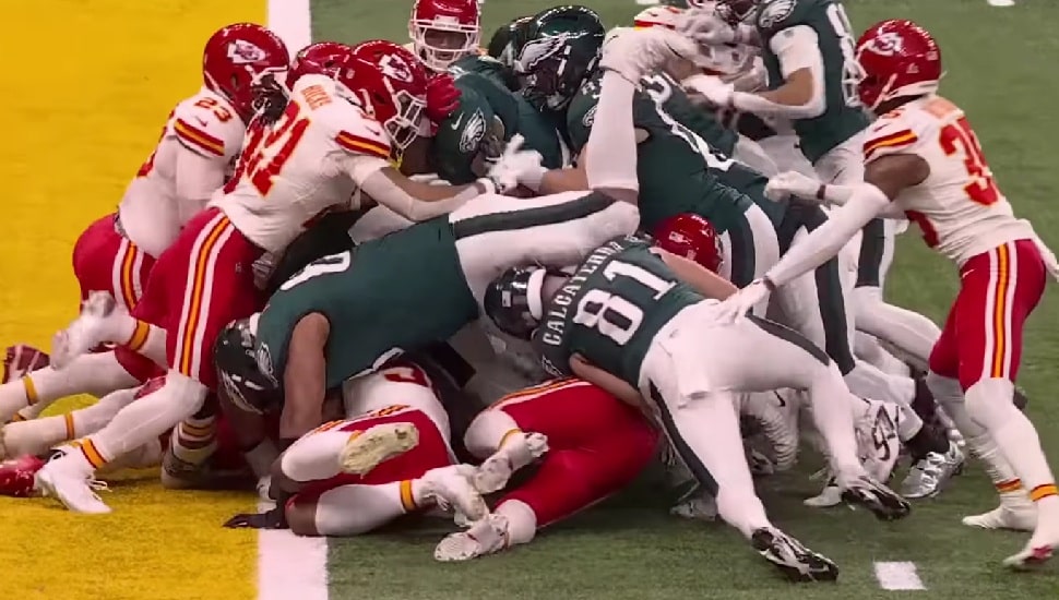 Philadelphia Eagles scoring a tush push touchdown against the Kansas City Chiefs at Super Bowl LIX.