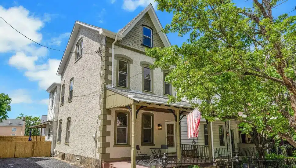4432 Dexter Street exterior.