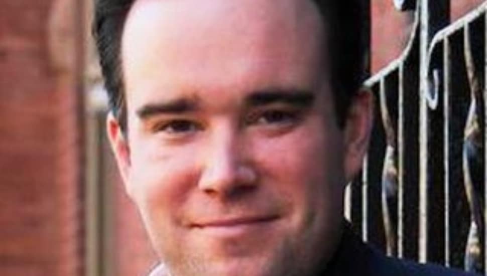 Terry Tracy headshot.