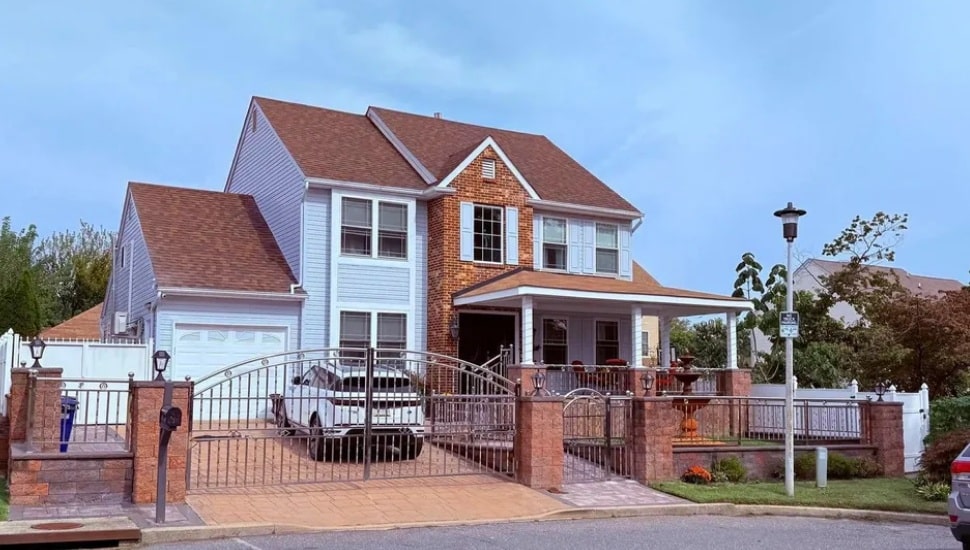 8905 Springview Road exterior.