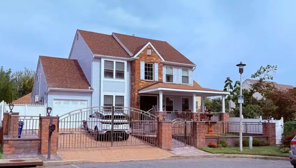 8905 Springview Road exterior.