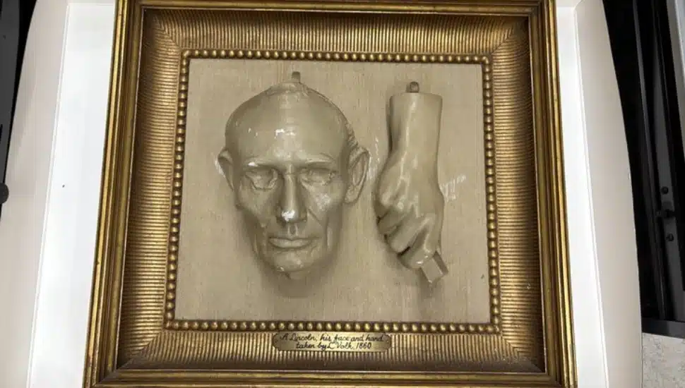 Replica of Abraham Lincoln’s 1860 plaster life mask.