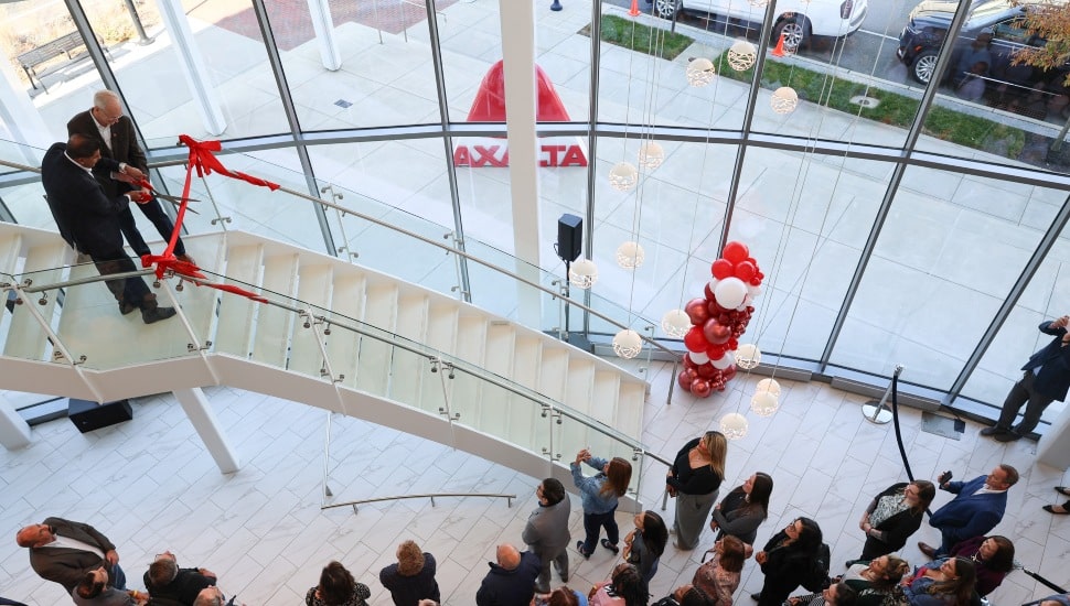 Axalta ribbon-cutting.