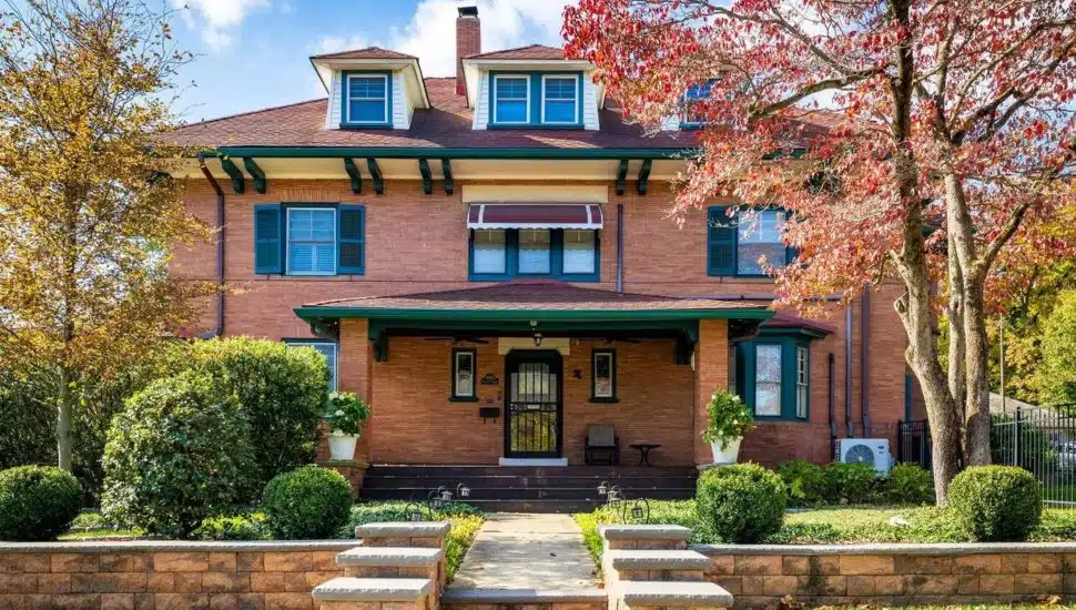 3001 W Queen Lane exterior.