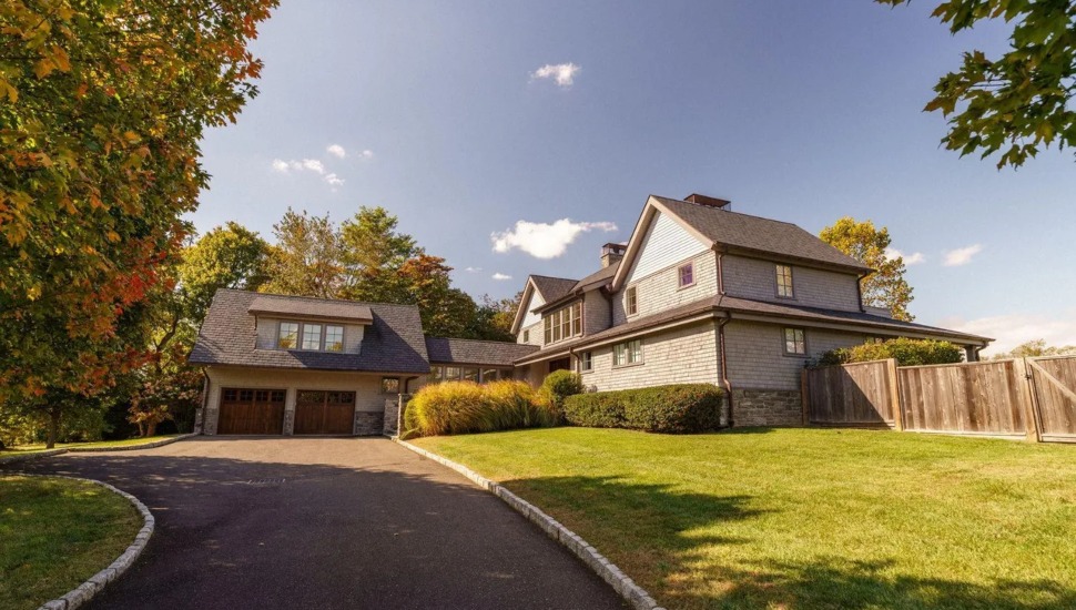 House of the Week: Lovely Contemporary in Chestnut Hill
