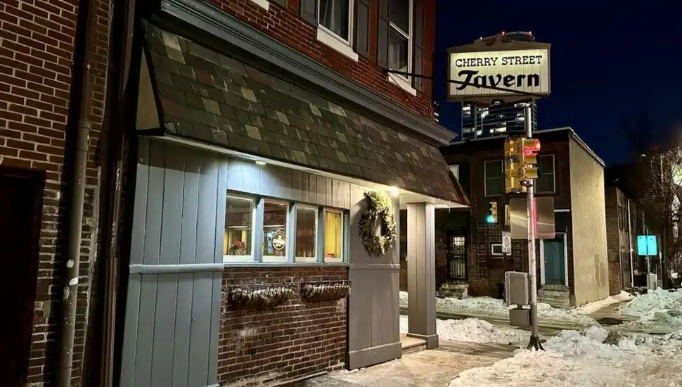 Cherry Street Tavern exterior.