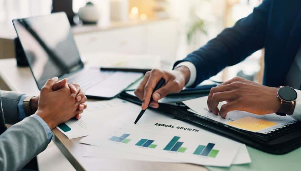 Investment manager showing projection.