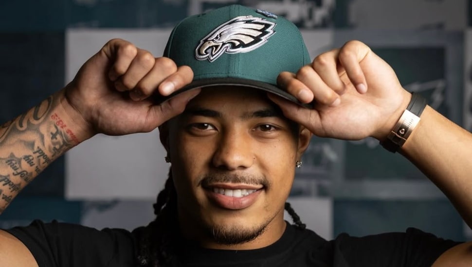 Makai Lemon rocking a Philadelphia Eagles hat.