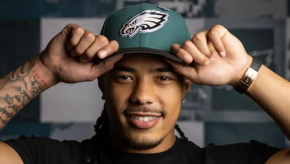 Makai Lemon rocking a Philadelphia Eagles hat.