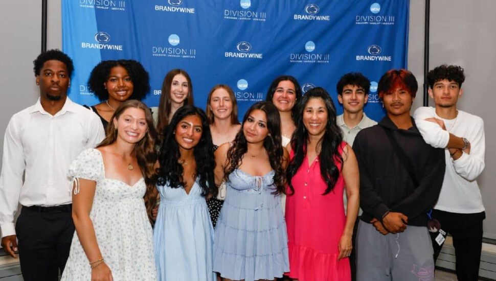 The Penn State Brandywine tennis team in a group photo.